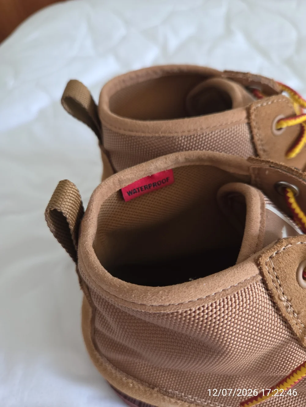 NIB with tags Sorel Caribou Men’s Chukka Boots in Chestnut Brown, Waterproof